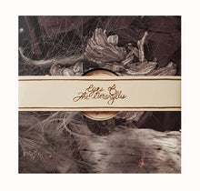 Load image into Gallery viewer, Eyes Of The Amaryllis - Sift - ElMuelle1931