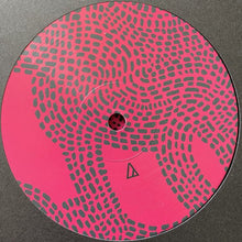 Load image into Gallery viewer, Razen - Robot Brujo - ElMuelle1931